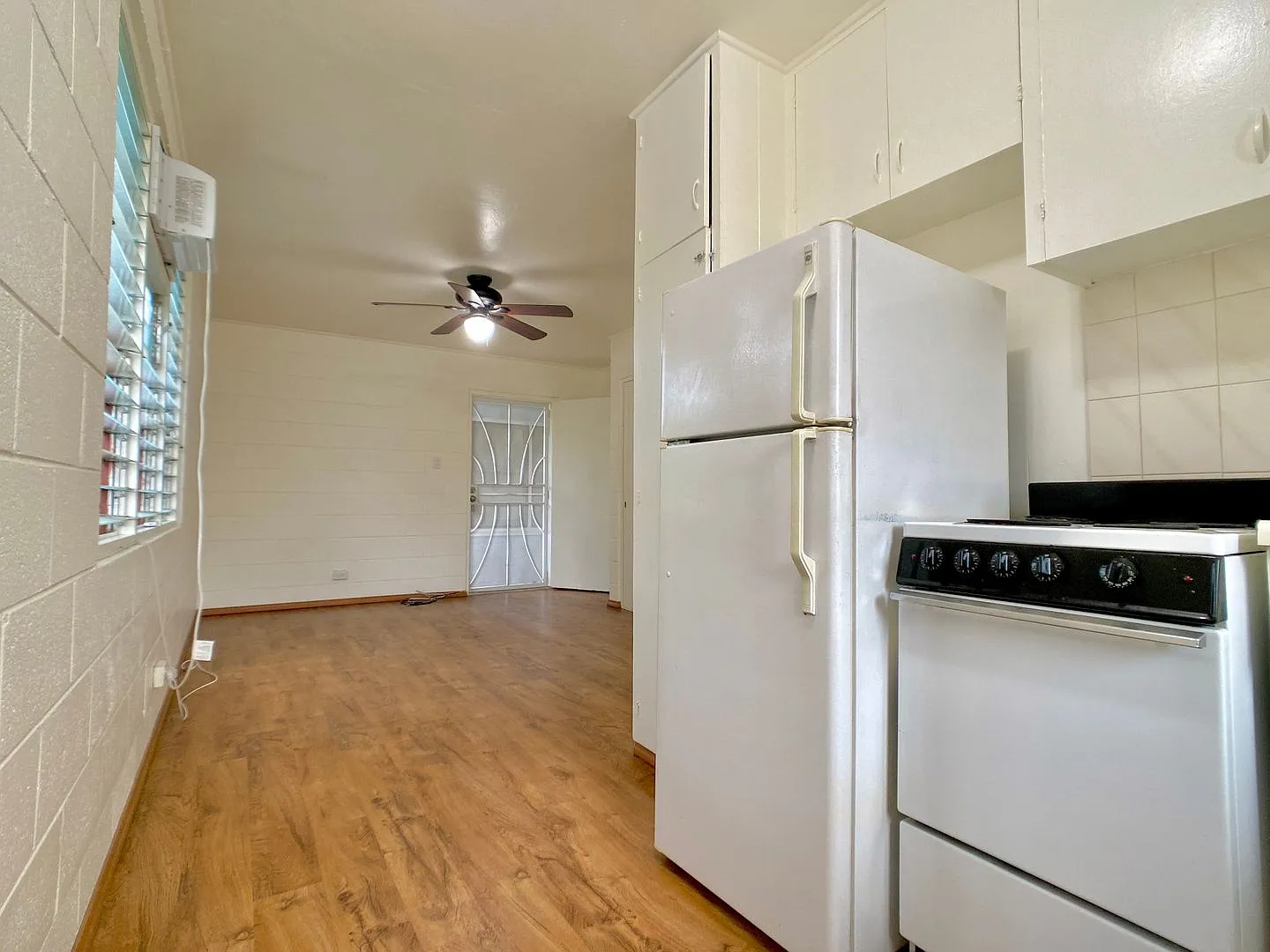 Varsity Apartments — Photo 4