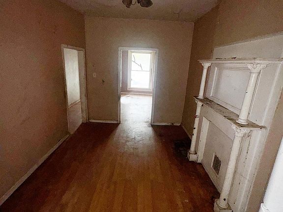 5th image of 2222 W Fayette St