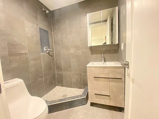 Rented by Dream Space Realty | media 18