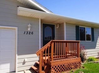 1326 Edinborough Dr, Rapid City, SD 57702