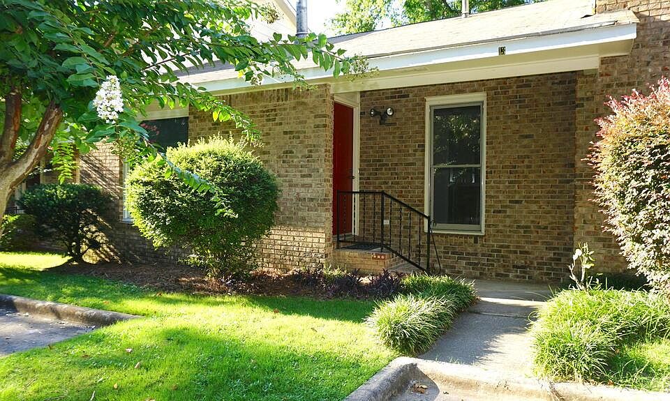 1st image of 3219 University Ave APT 13