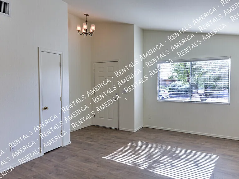 10984 N Double Eagle Ct — Photo 5