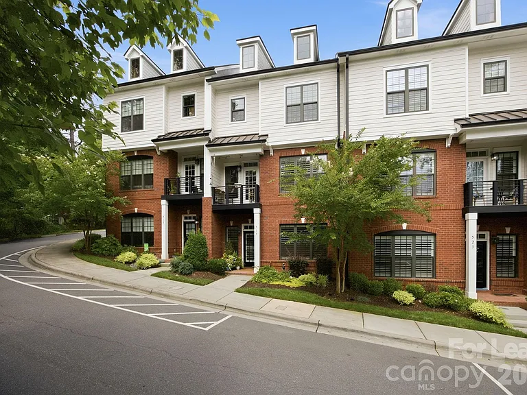 519 Griffith Village Ln — Photo 38