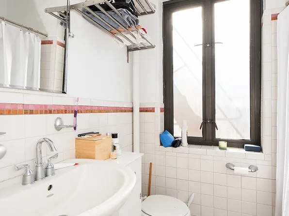 255 West 23rd Street image 6 of 8