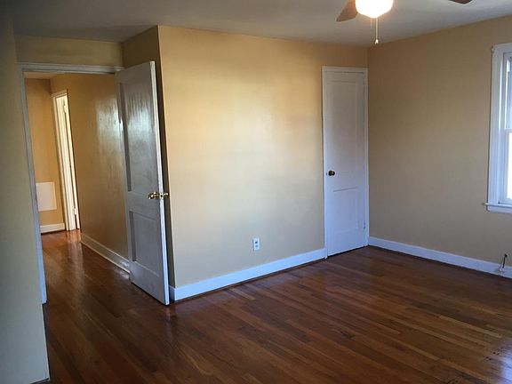 View from MBR into hall