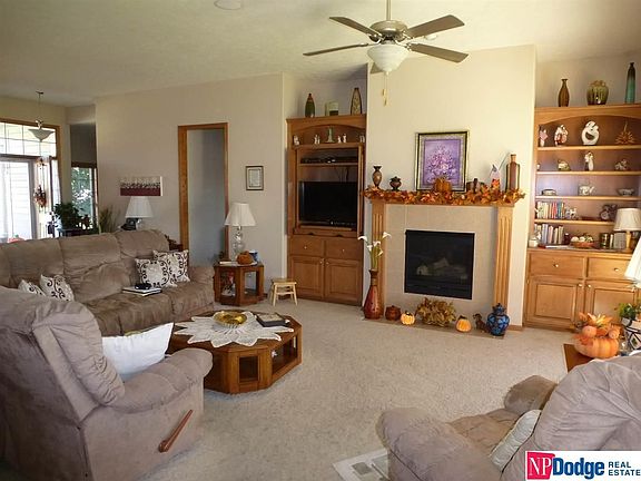 3rd image of 8228 S 106th St