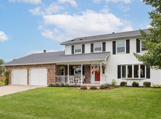 703 Susan St, Sycamore, IL 60178