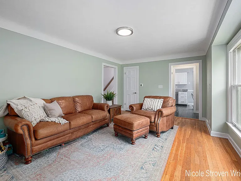 2125 Englewood Dr SE — Photo 4