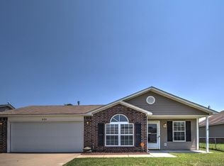 604 NE Fenway Ave, Bartlesville, OK 74006