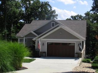 2836 E Pointe Cove Rd, Bloomington, IN 47401