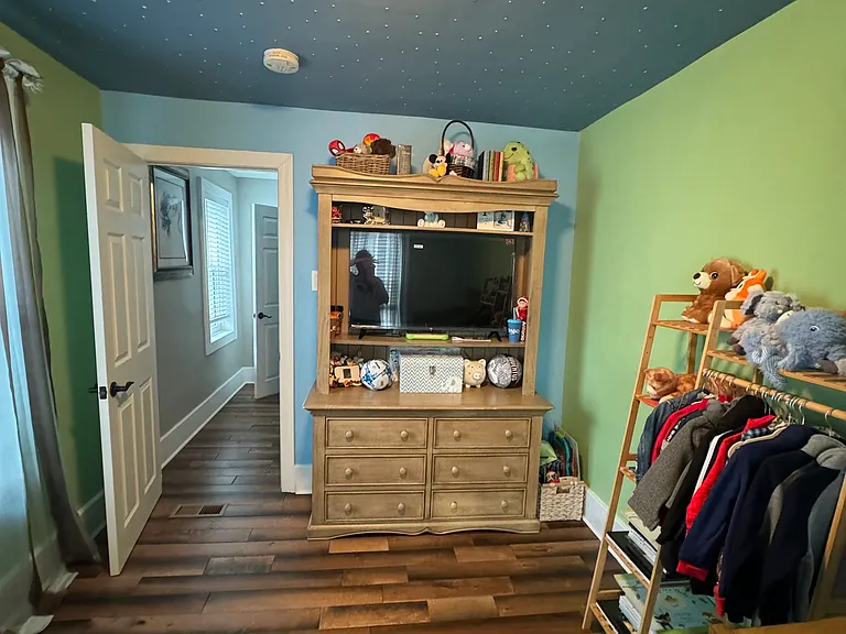 221 N Pine St — Photo 10