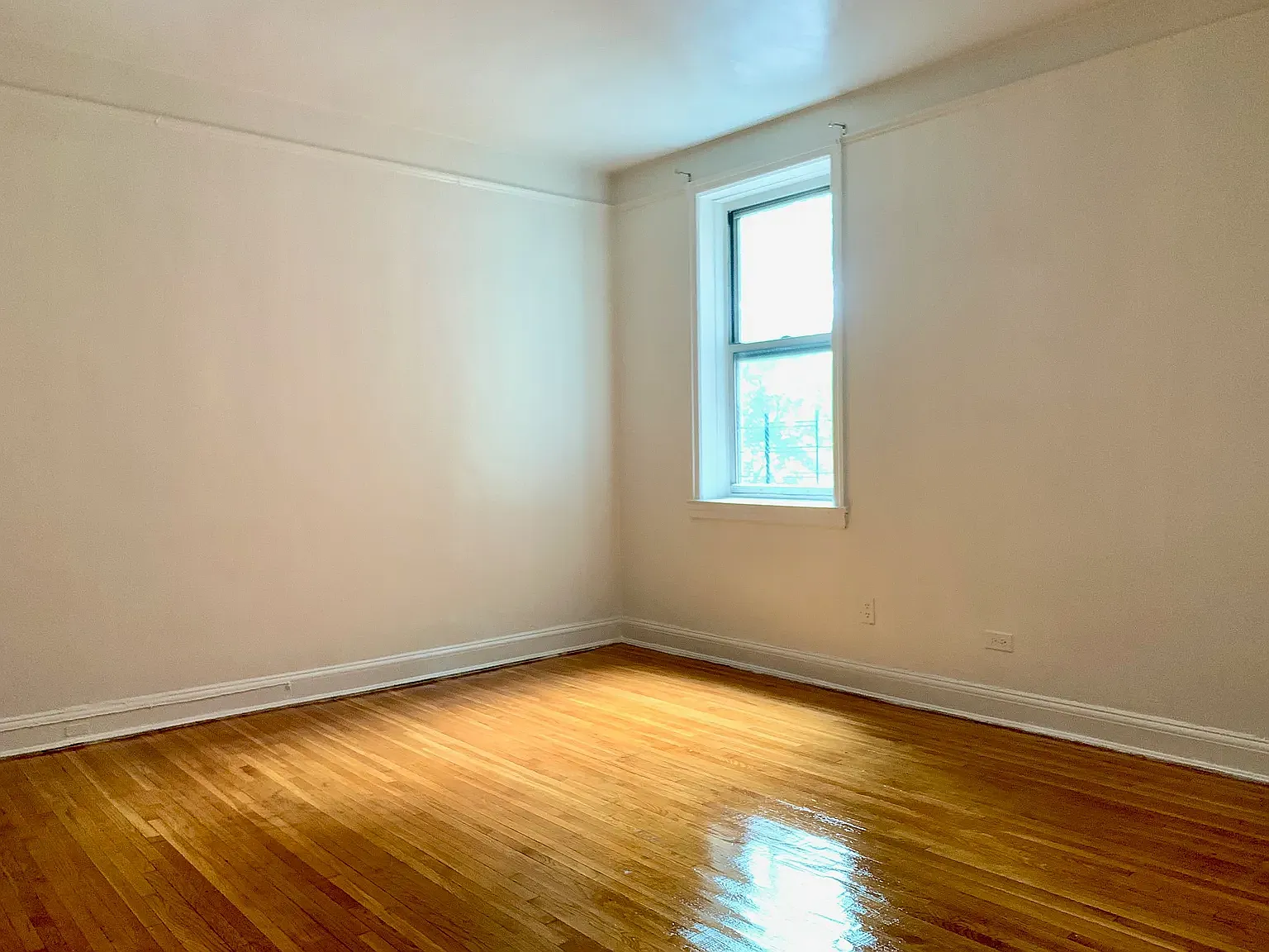 402 Ocean Parkway — Photo 4