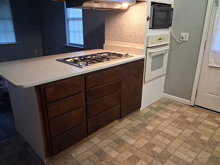 2909 NW 22nd St — Photo 4