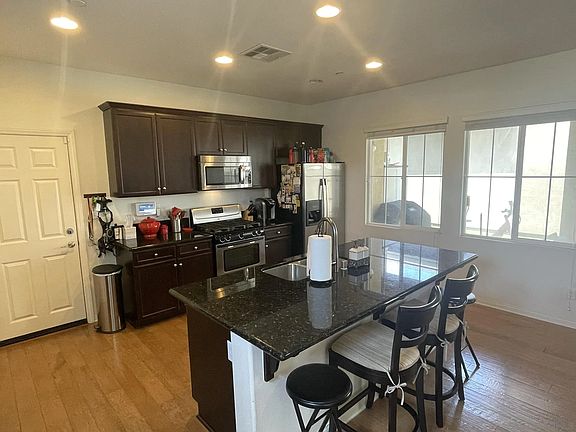 5th image of 1686 Santa Carolina Rd