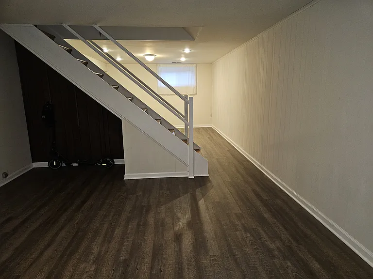 Regina Dr — Photo 39