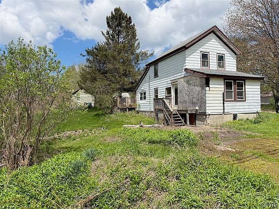 5th image of 834 Rowlee Rd