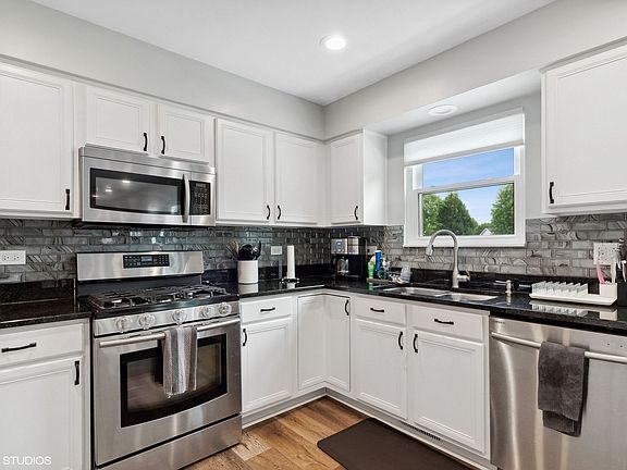 4th image of 2816 Yosemite Dr