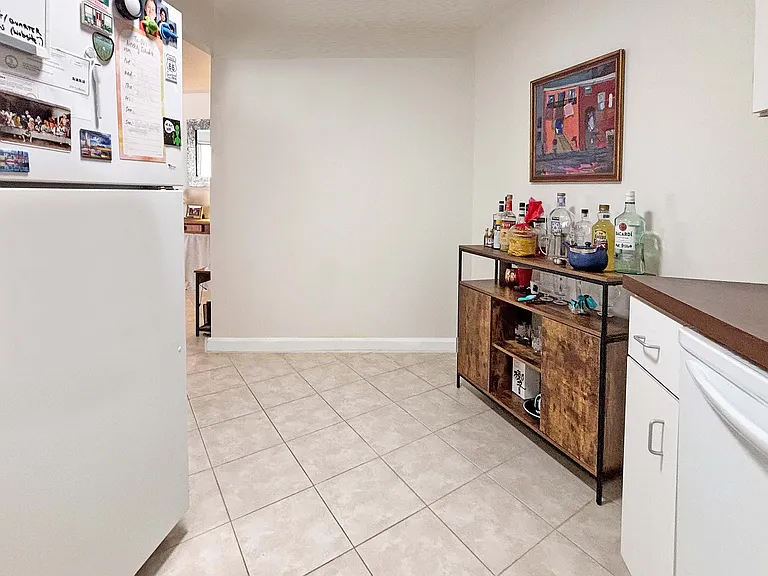 296 Lynn Shore Dr #104 — Photo 12