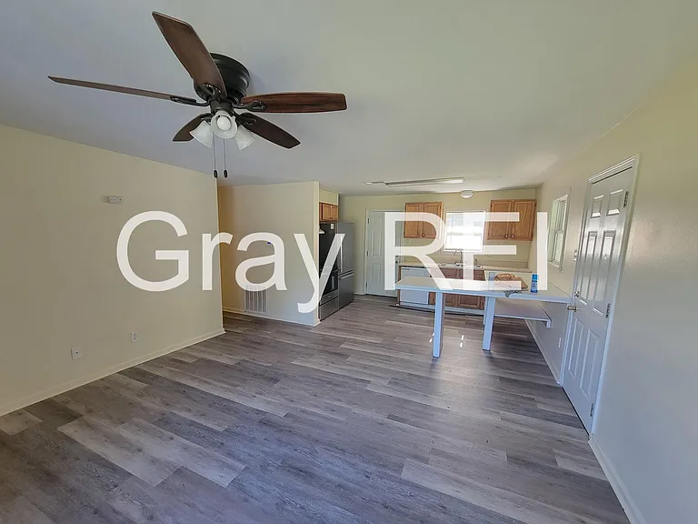13 Oakwood Dr — Photo 3