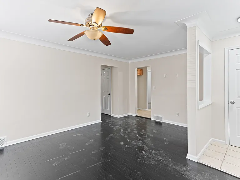 1653 London Ave — Photo 6