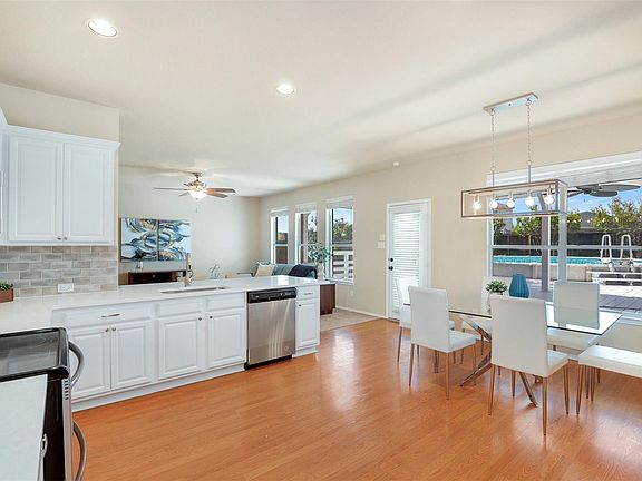 5th image of 2032 Brook Meadow Dr
