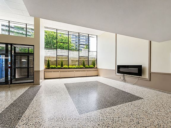 3rd image of 1385 Midland Ave #308