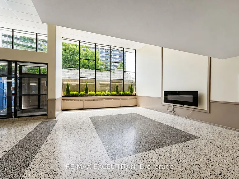 1385 Midland Ave #611 — Photo 4