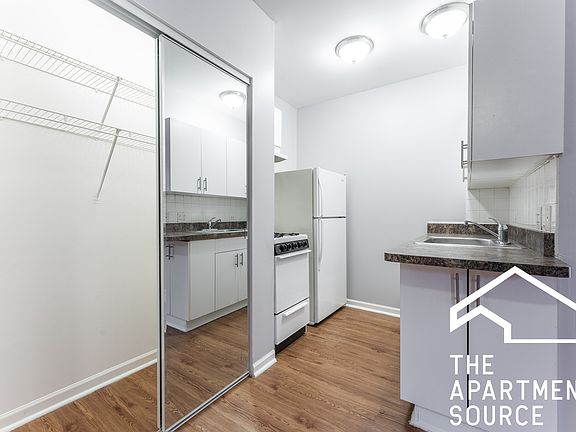 2nd image of 4241 N Kenmore Ave Unit 106