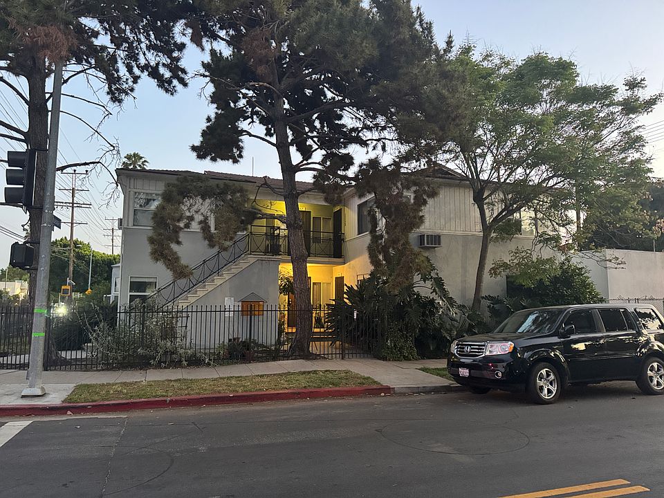 1st image of 4961 Cahuenga Blvd