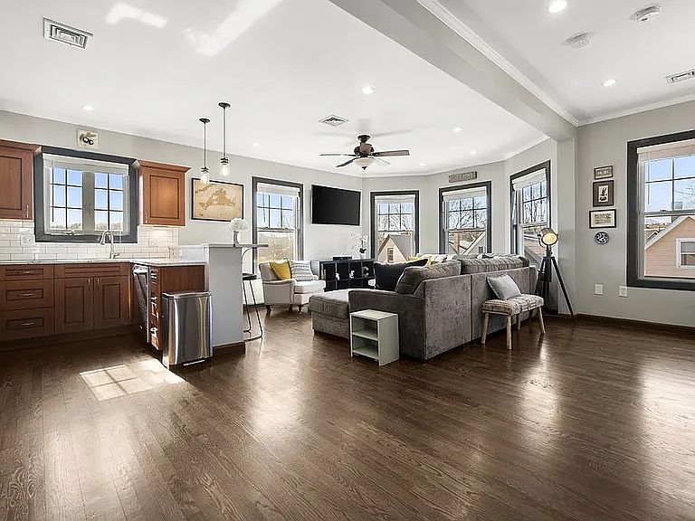 1st image of 17 Tolman St #3