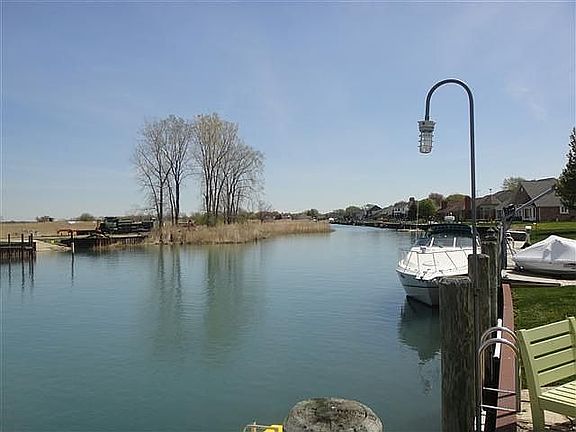 3rd image of 10444 Saint John Dr