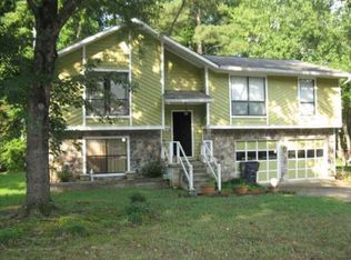 1026 Park Forest Dr, Lilburn, GA 30047