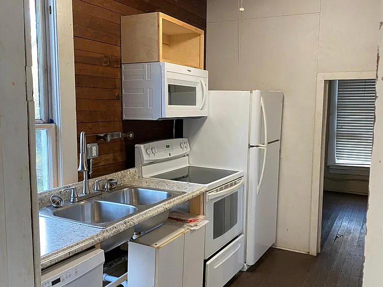 105 Church St — Photo 14