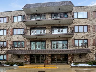 8225 Niles Center Rd APT 309, Skokie, IL, 60077