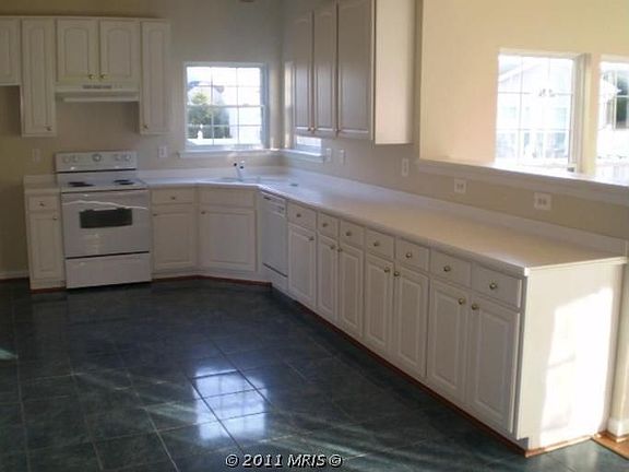 3rd image of 34 Meadowlands Ct