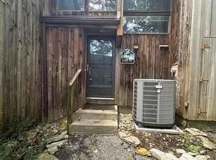 9465 S Pointe Lasalles Dr #70, Bloomington, IN 47401