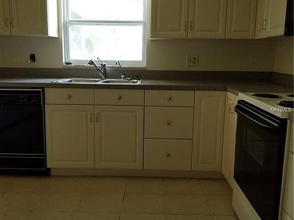 3rd image of 2108 Diane Ave