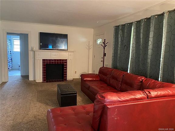 5th image of 336 Elmwood Cir