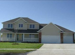 803 Summit Pl, Indianola, IA 50125