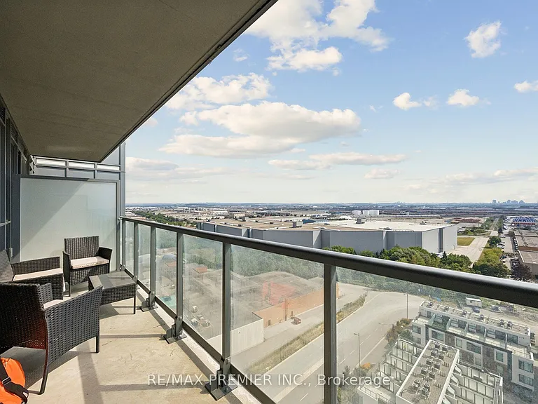 7895 Jane St #1717 — Photo 32