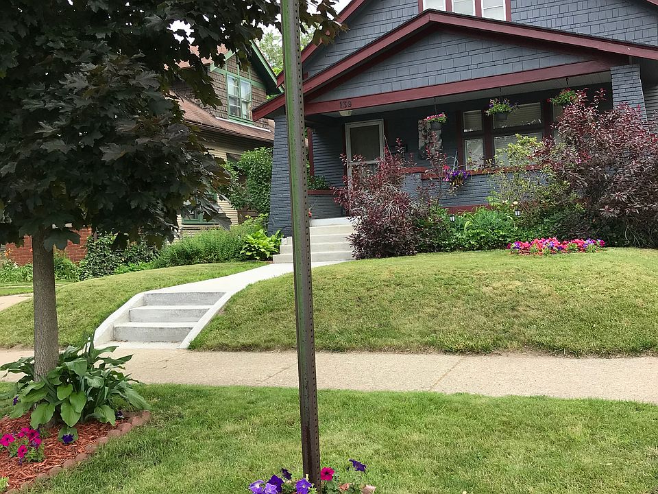 1st image of 139 Dean St NE