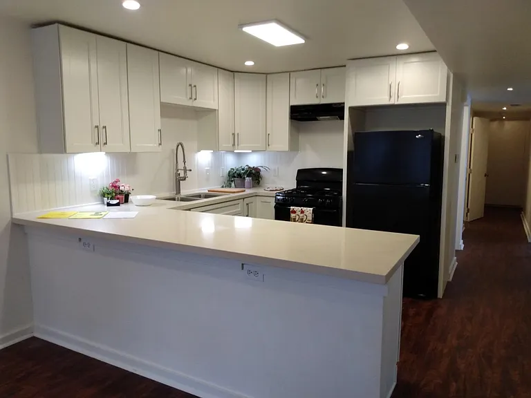 904 Center St — Photo 4