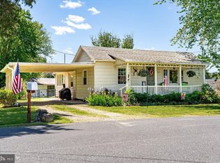 207 8th St, Grottoes, VA 24441