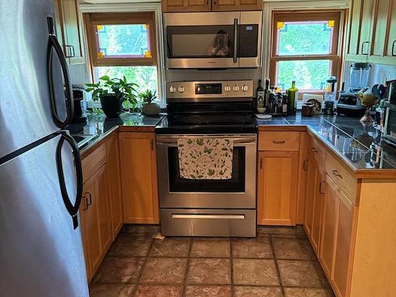 4th image of 24 Prince St APT 3B