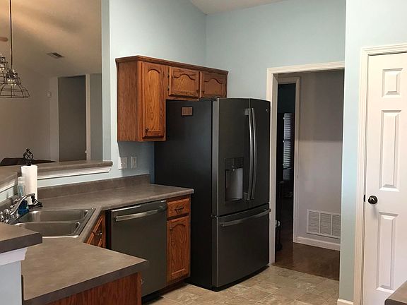 4th image of 1789 Cherry Creek Dr