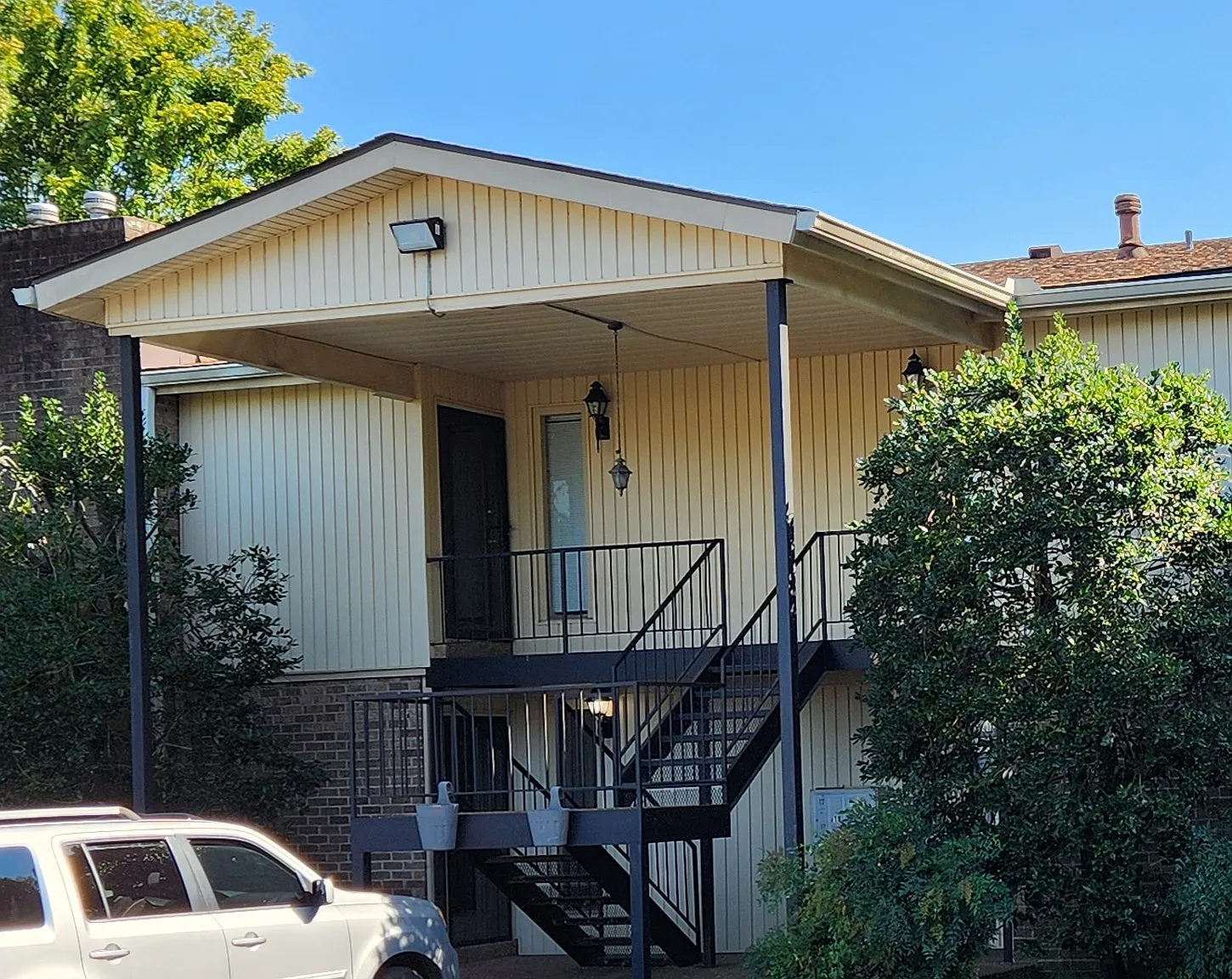 1 bed, 748 sqft, $1,245 — Photo 2