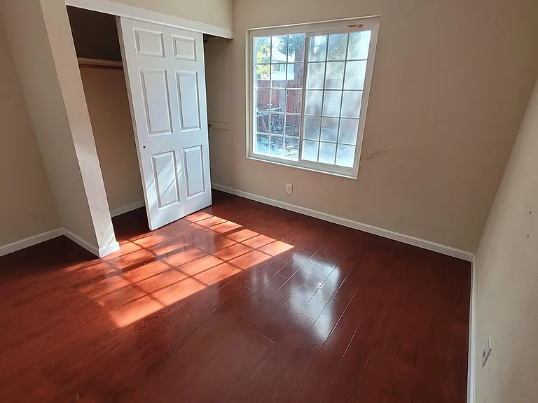 5084 Crandallwood Dr — Photo 5