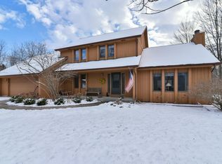 3325 W River Dr, Mequon, WI 53097