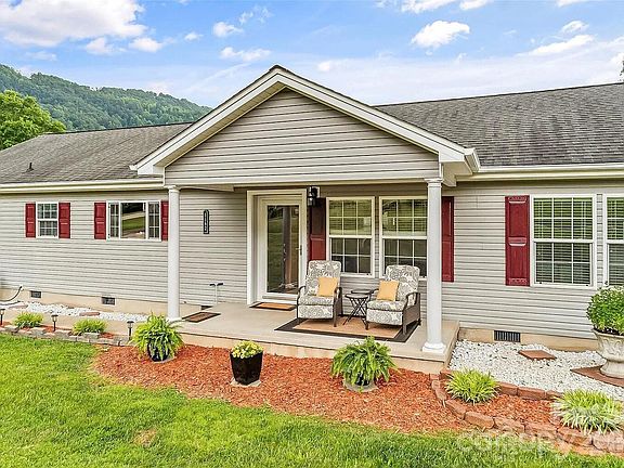 3rd image of 1162 Mountain Breeze Dr Lot 1
