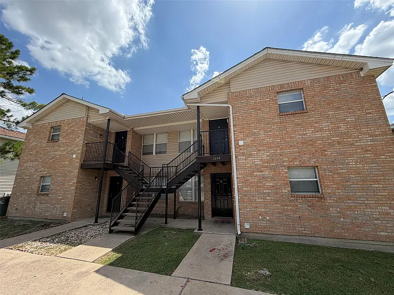 2214 Katy Ln #D — Photo 1